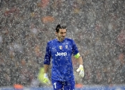 开云体育官网-英超争冠之夜，阿尔瓦雷斯刷新纪录，一场载入史册的足球盛宴