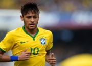 开云体育入口-皮克的大场面基因，当舞台灯光聚焦，他便是那不勒斯无法逾越的雪山