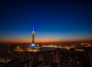 开云下载-赛道与球场的双重奏，F1揭幕战悬念与湖人提前锁定胜局