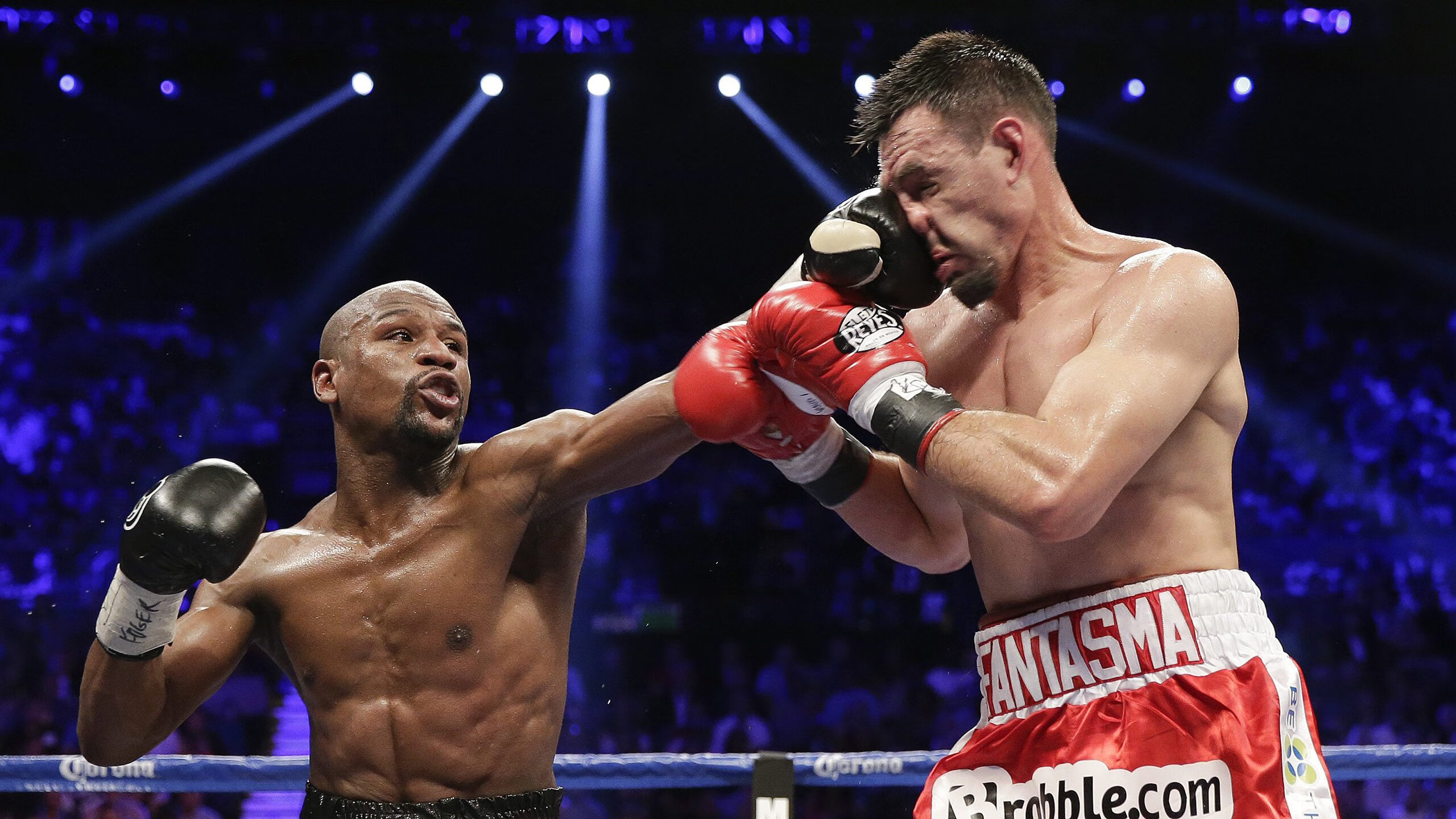 莱万爆发一锤定音，红牛角力里昂惊险过关