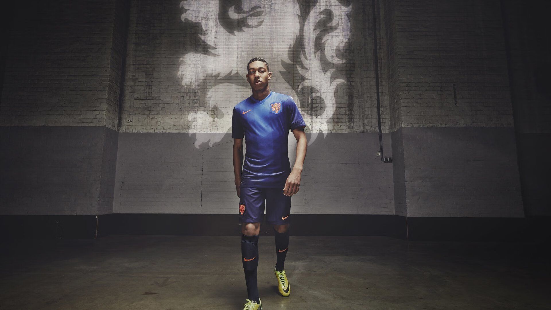 英超争冠焦点战与卡塔尔终结牙买加，体育世界中的悬念与终局