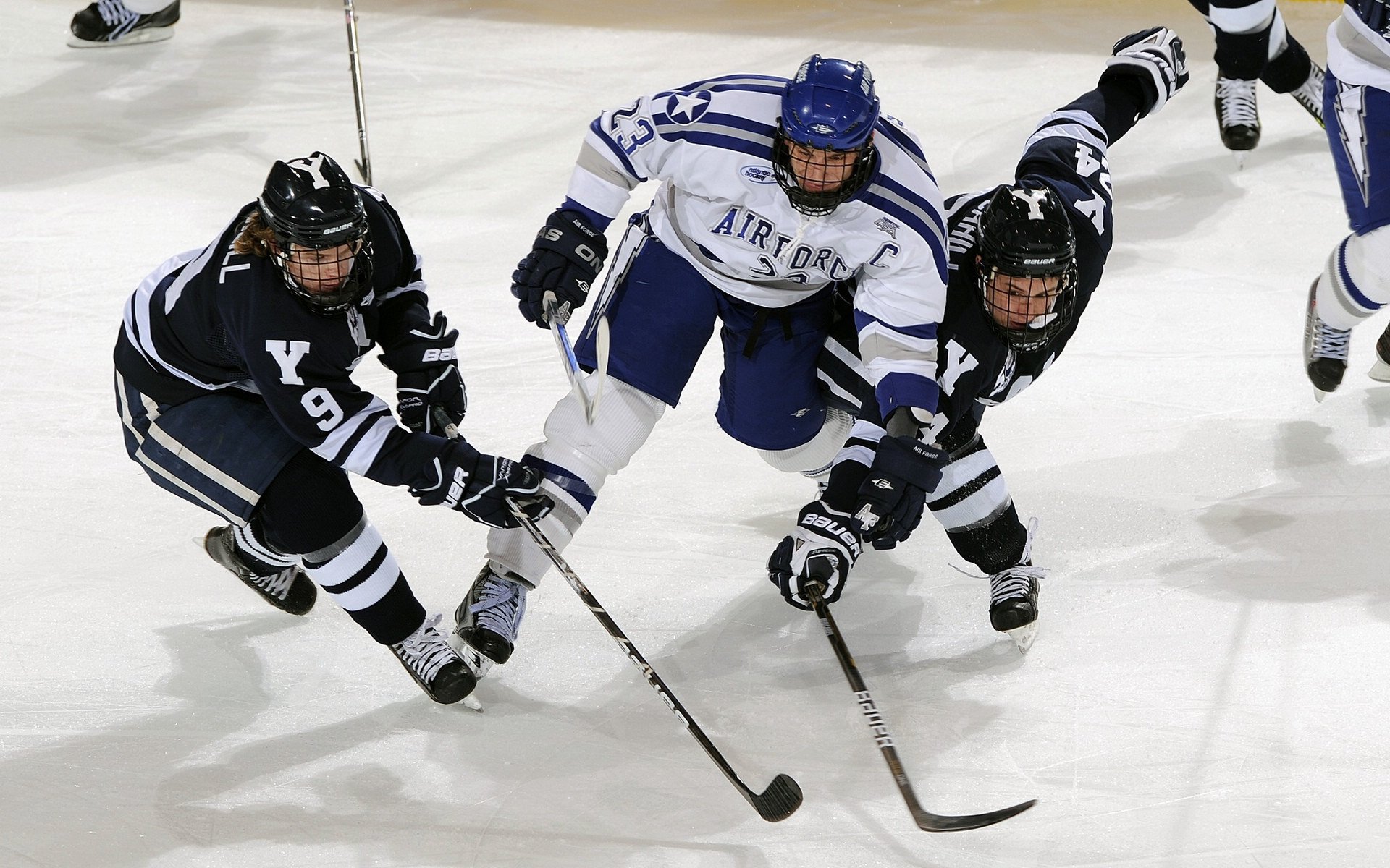 东南亚羽坛新格局，泰国队力克马来西亚队，辛杜统治全场彰显王者风范